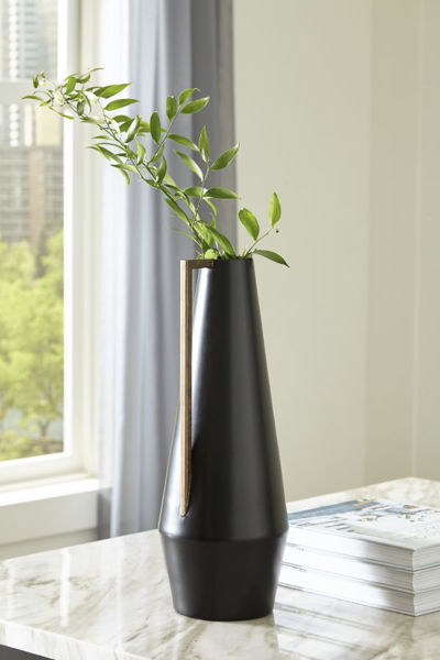 Picture of Pouderbell Black Vase